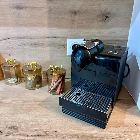 Апартаменты Jungle Evasion, - Jacuzzi & Sauna *