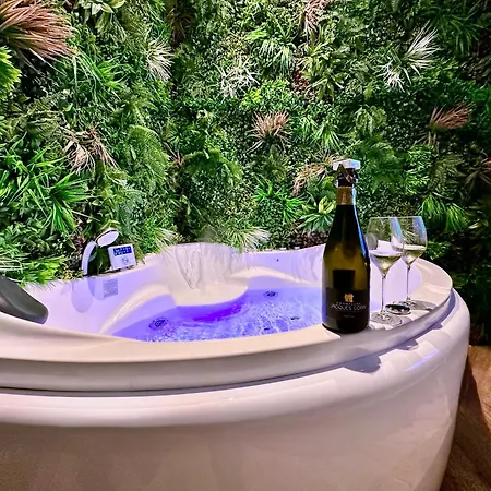 Jungle Evasion, - Jacuzzi & Sauna * 에페르네이