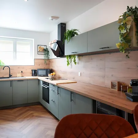 Jungle Evasion, - Jacuzzi & Sauna 에페르네이