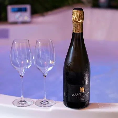 Jungle Evasion, - Jacuzzi & Sauna 아파트 *