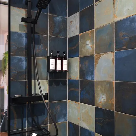 Апартаменты Jungle Evasion, - Jacuzzi & Sauna *