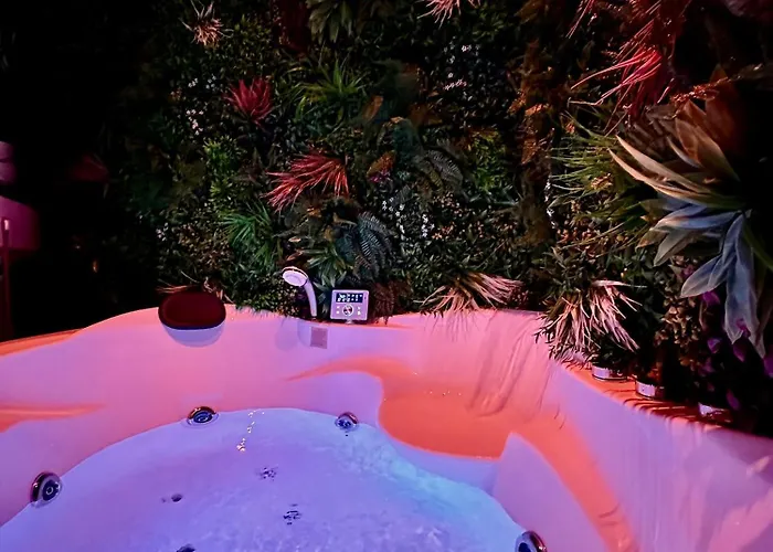 Jungle Evasion, - Jacuzzi & Sauna 아파트 에페르네이