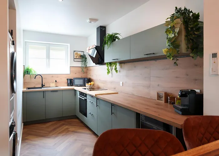 Jungle Evasion, - Jacuzzi & Sauna 에페르네이